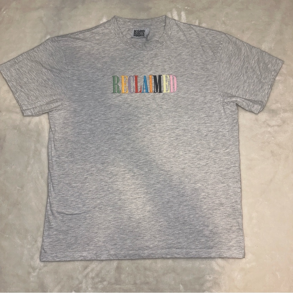 Reclaimed Vintage Gray Embroidered Reclaimed Graphic Tshirt Size Medium